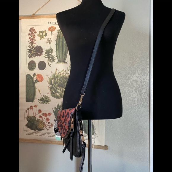 NWT Stitch Fix Under One Sky Marribel Reverse Animal Print Crossbody Purse - Picture 2 of 10